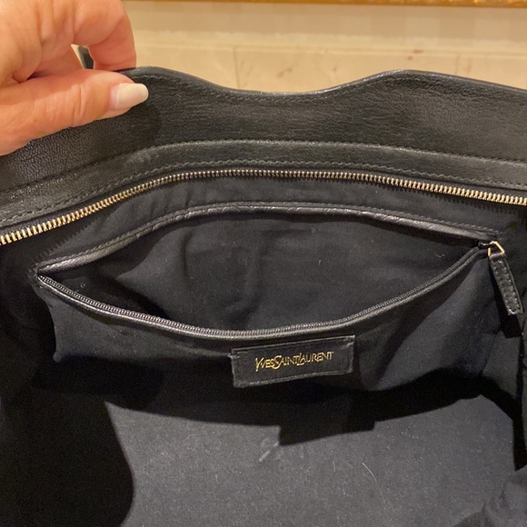 Yves Saint Laurent - Picture 7 of 8